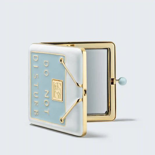 Suite Retreat Mirror Compact